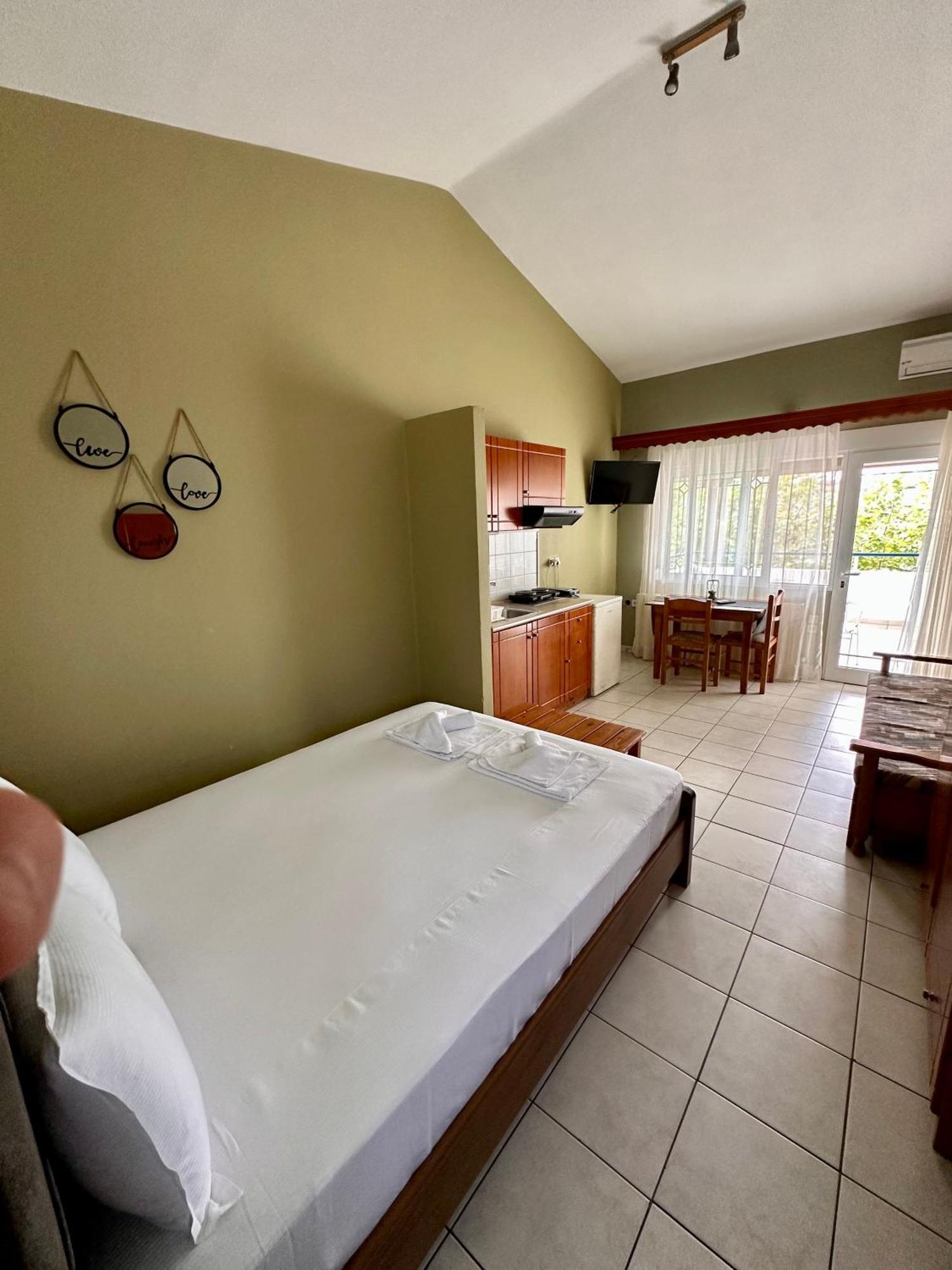 Artemis Hotel Apartments Keramotí Zewnętrze zdjęcie